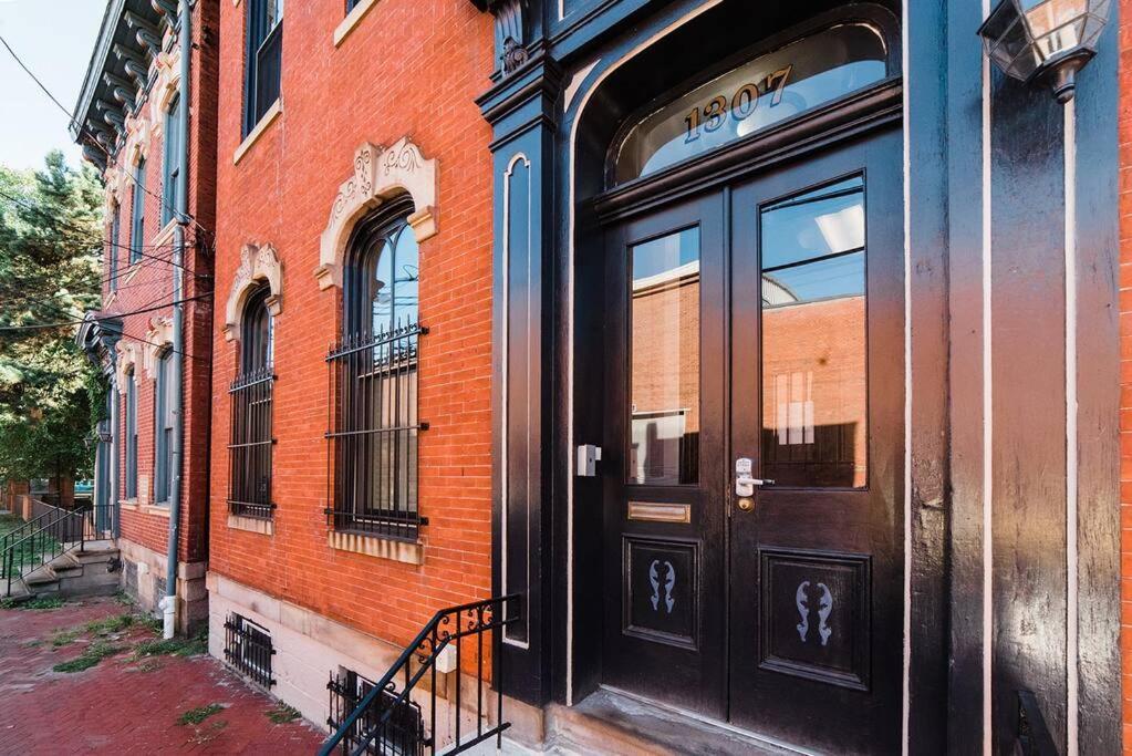 Outdoor Space - Parking - 1st Floor - Walkable Apartment Pittsburgh